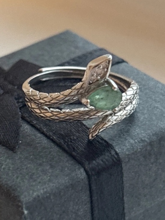 Jewelry - White Gold Plated Snake Wrap Ring Green Gemstone Adjustable Statement Ring